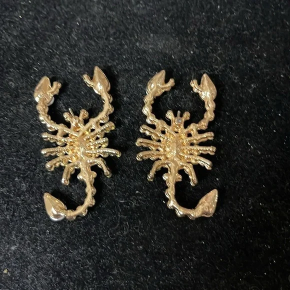 Octopus Scorpion Bedazzled Pierced Earrings. MA - Picture 4 of 5